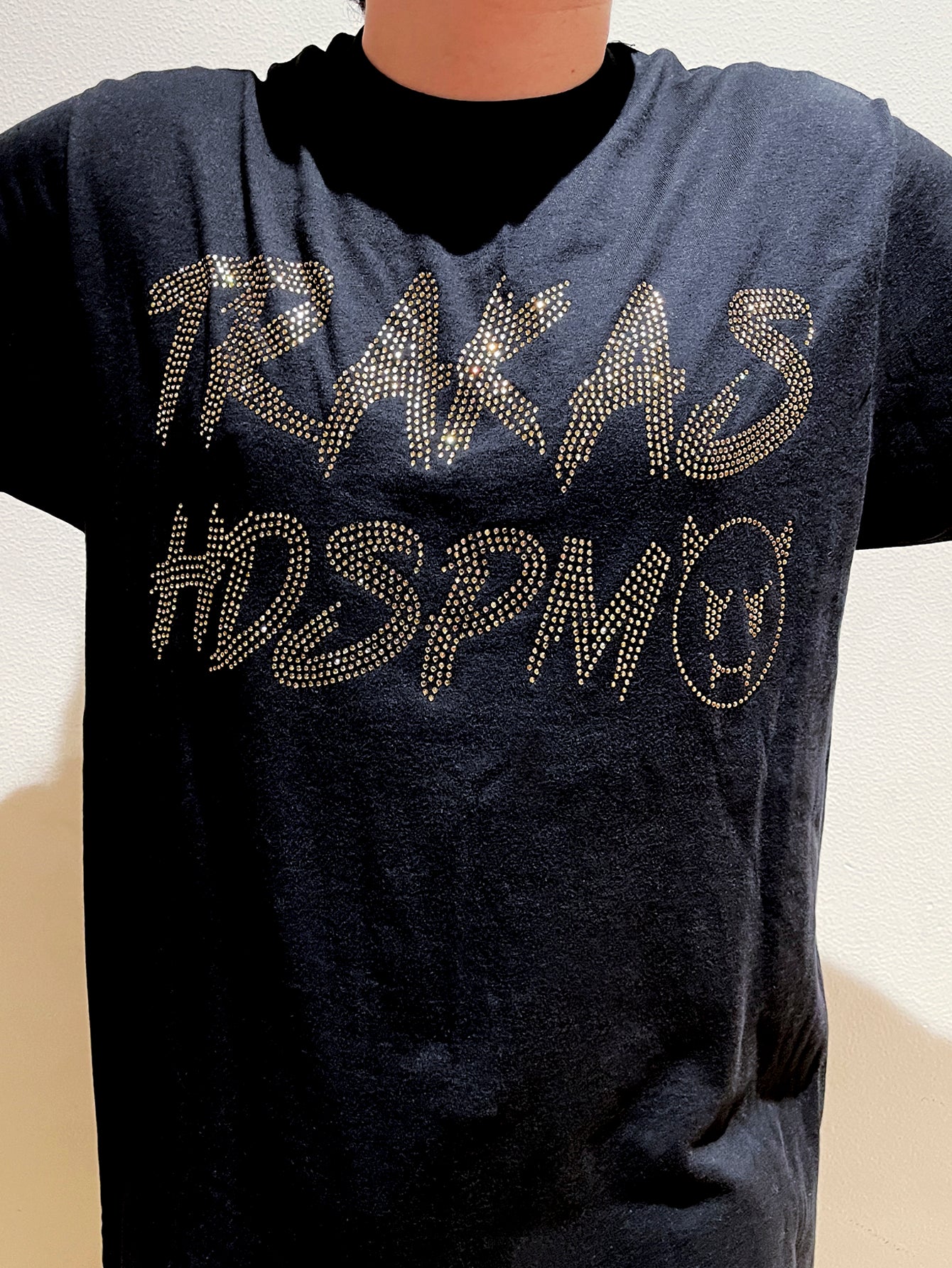 Camiseta Luis R Conriquez Trakas HDSPM unisex con pedrería dorada