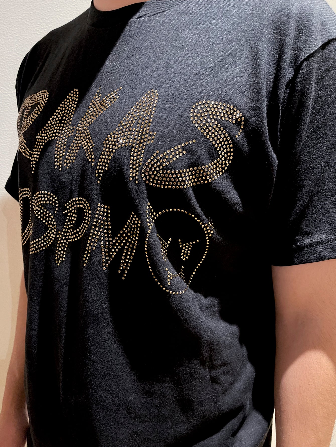 Camiseta Luis R Conriquez Trakas HDSPM unisex con pedrería dorada