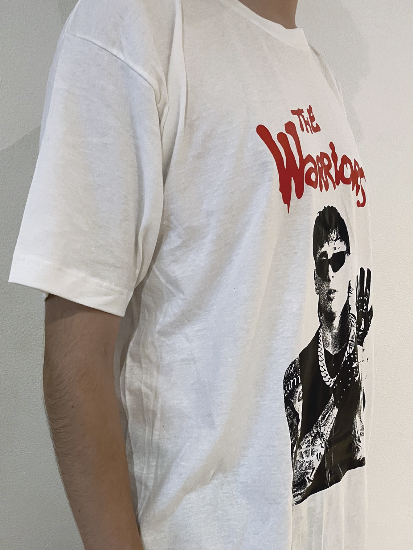 Camiseta The Warriors modelo Hassan Peso pluma