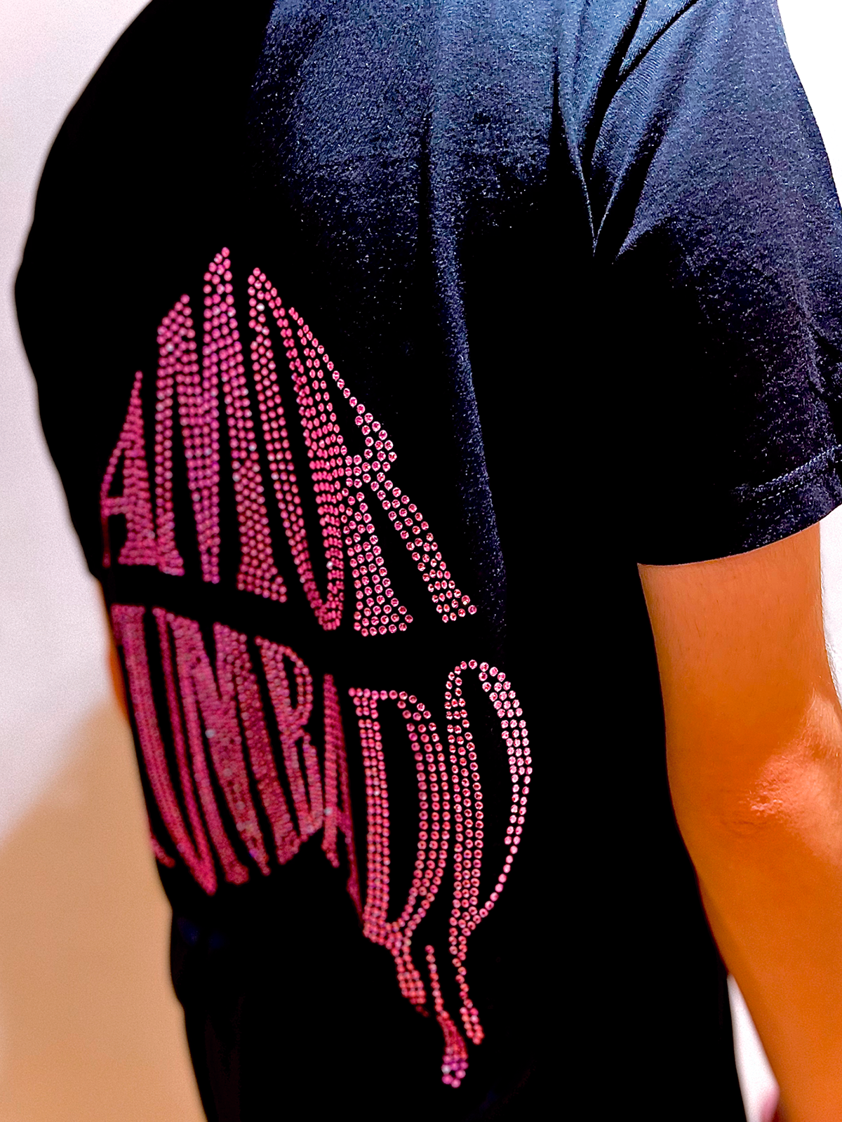 Camiseta unisex Amor Tumbado con pedrería fiusha