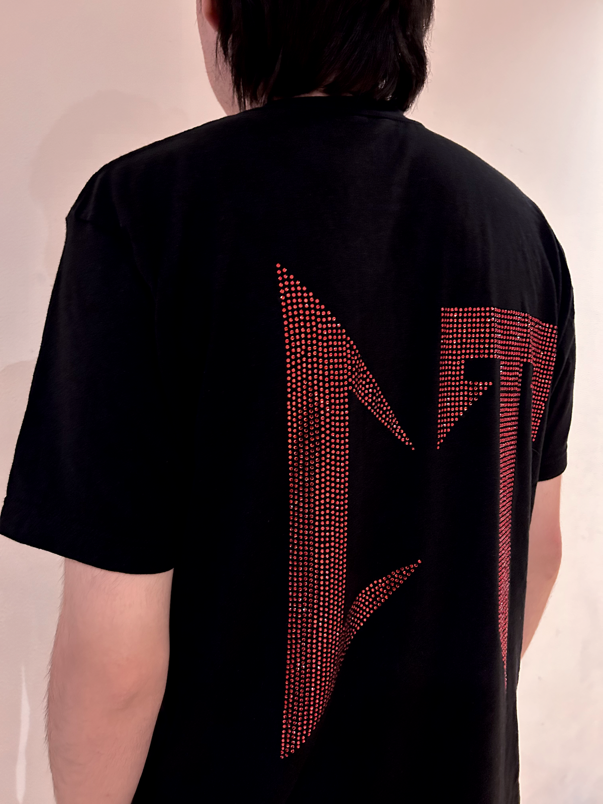 Camiseta unisex CT en Pedrería con pedrería roja
